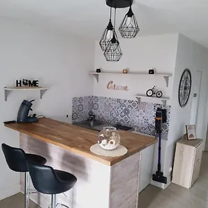 F2 Centre-ville Avec Jolie Vue Apartment